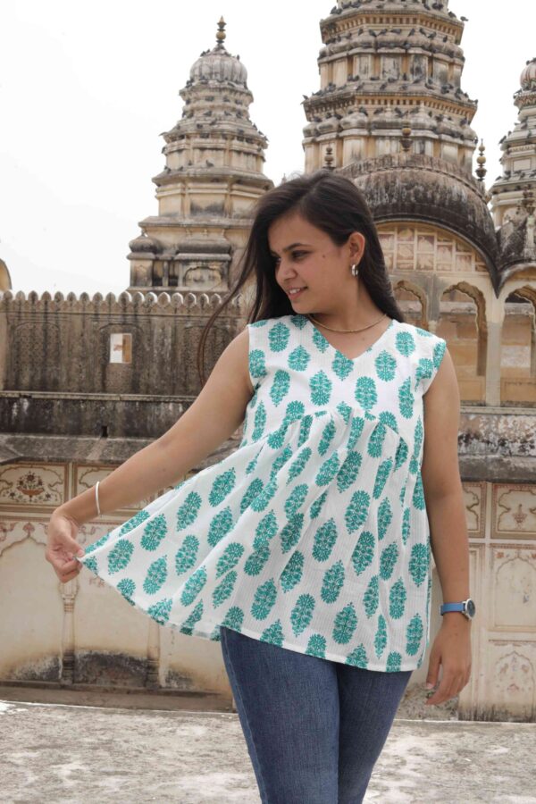 4D5A4895 Gulbahaar Short Kurti
